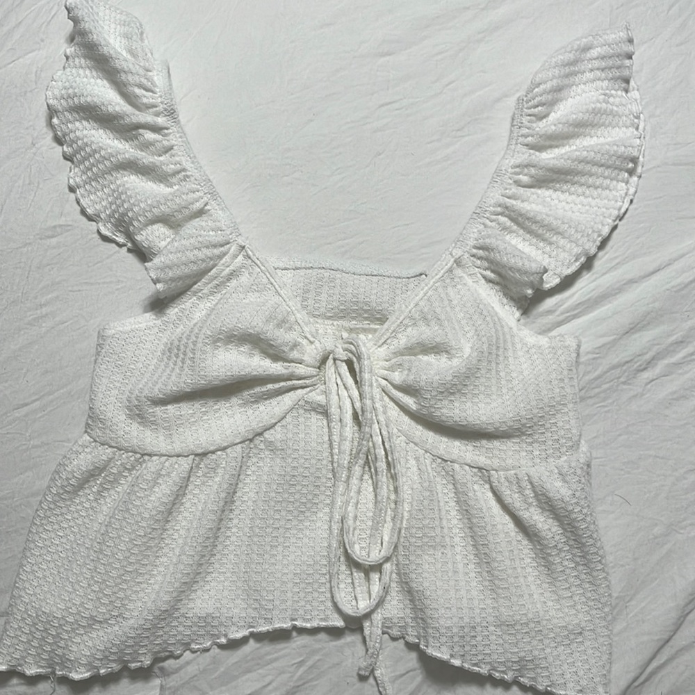 size xs, color white, crop top